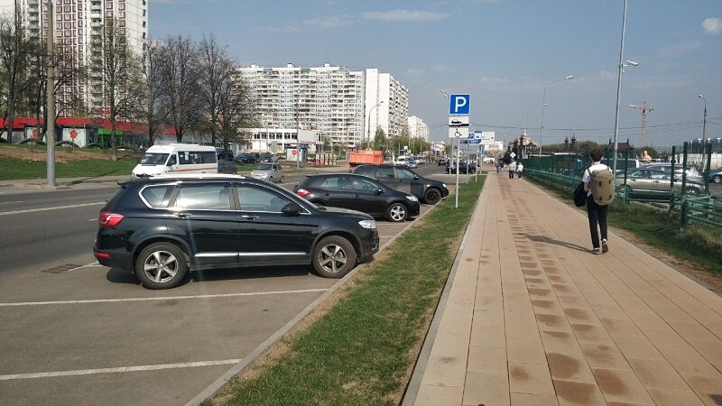 Передать москва. Парковка Ореховый бульвар 31а. Парковка на улице автолюбителей. Платные парковки на ореховом бульваре. Парковка на ореховом бульваре в Москве.