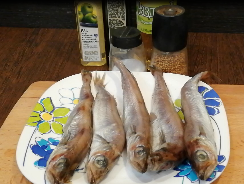 Разморозила рыбу, почистила