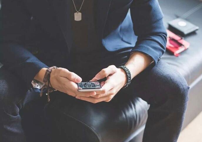 Добрый день,любимые подписчики и гости канала❤️ Давайте посмотрим как он проявит себя  по отношению к вам в ближайшее время.Расклад общий,проиграться может не у всех,для личного расклада пишите в вотсап или вайбер +79099809969. Подписывайтесь на канал,ставьте лайки,пишите комментарии 😘