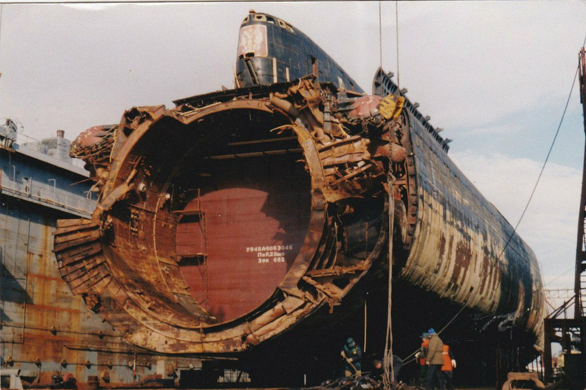 30 августа 2000. Лодка к-141 «Курск». Подводной лодки к-141 «Курск. Атомная подводная лодка Курск. Атомная подводная лодка Курск 2000.