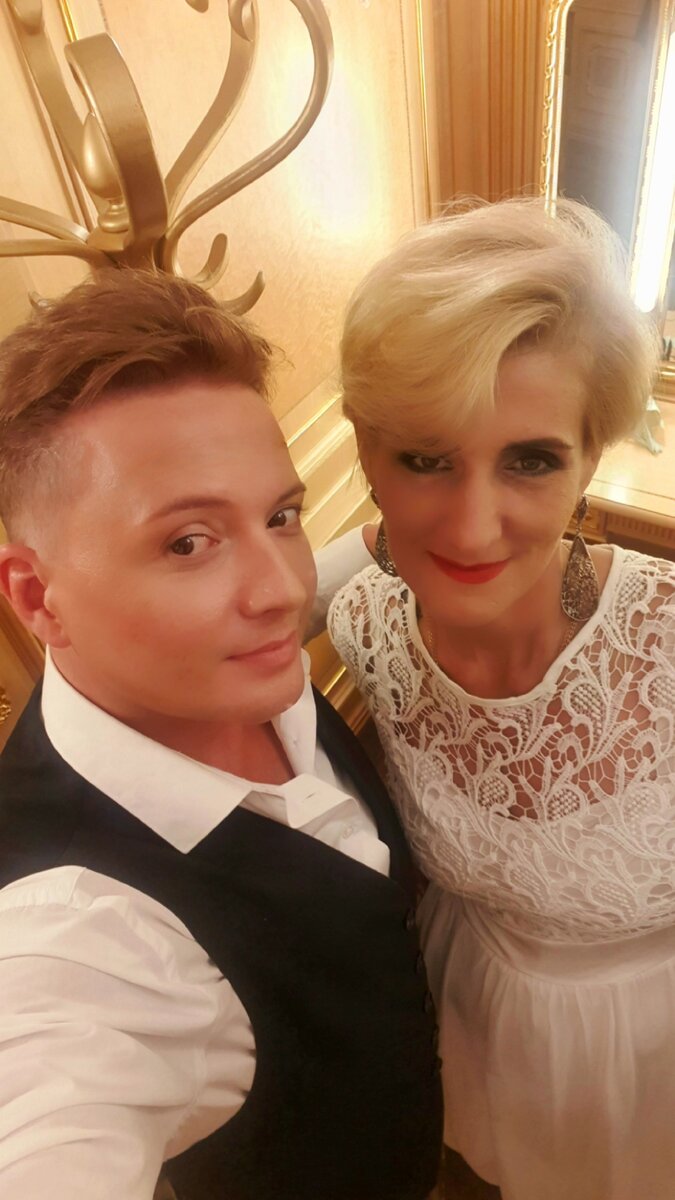 Артур Вишенков и Ольга Роса в гримерке перед концертом