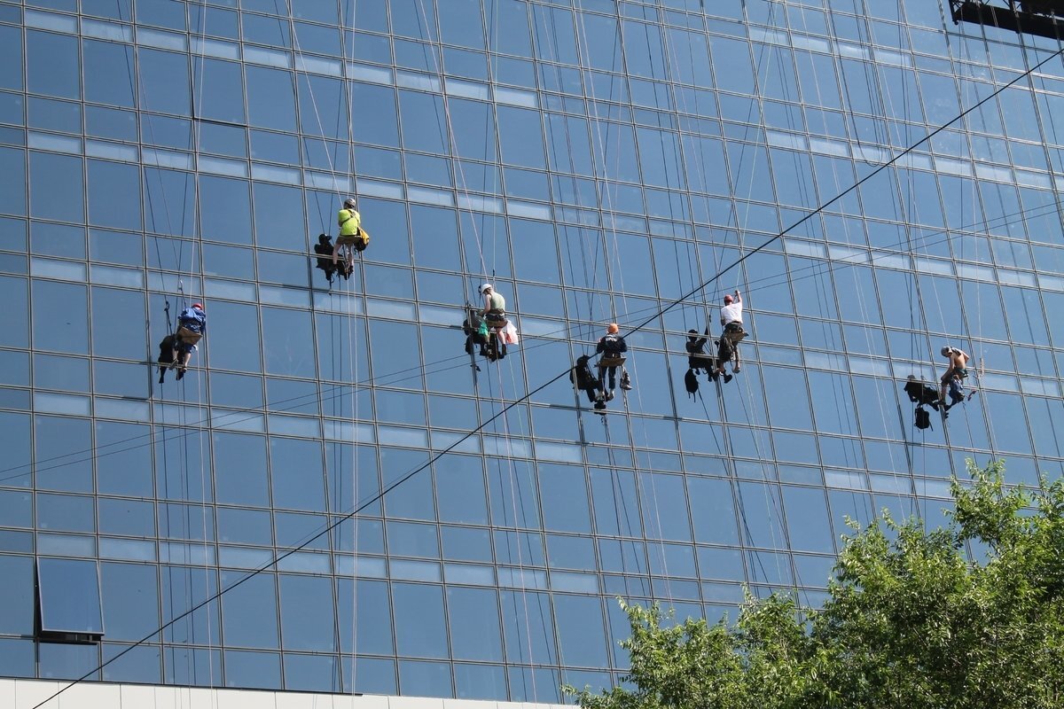 * Учебный центр “Профессия имеет соответствующие лицензию и аккредитацию”. Группа в ВК учебного центра: https://vk.com/vysota_servis