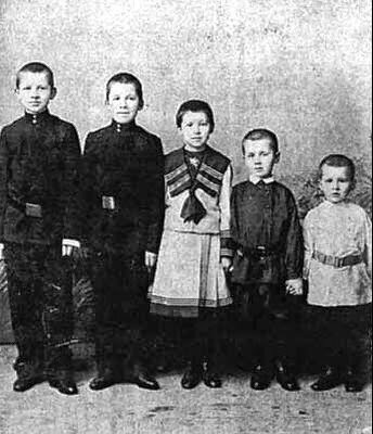 Владимир, Михаил, Евгения, Андрей и Иван Кудрявцевы