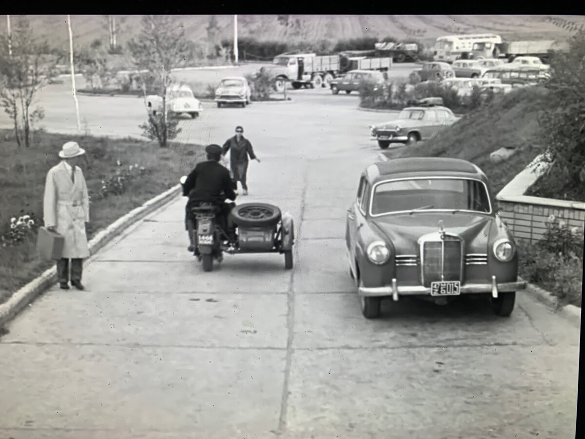 Берегись автомобиля фильм 1966 мотоцикл