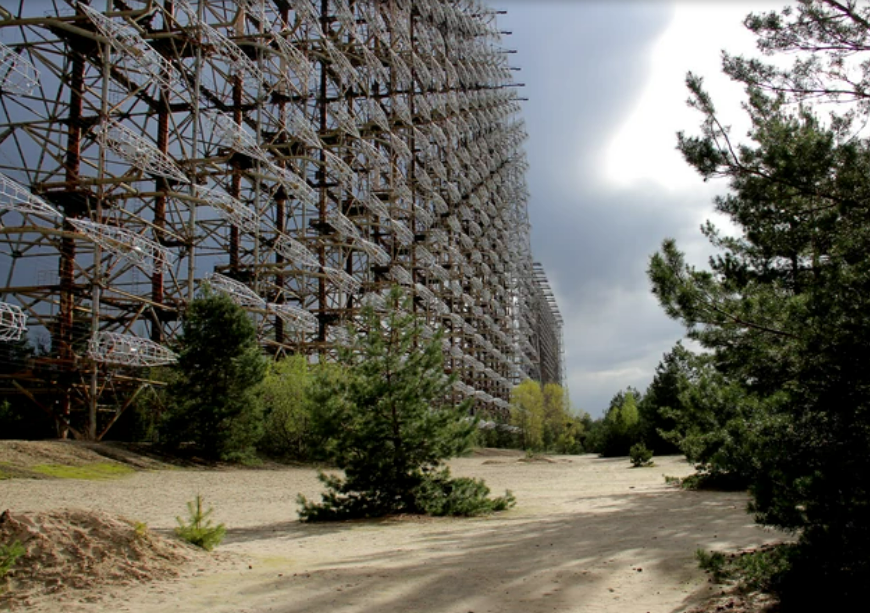 Зона отчуждения вокруг #Чернобыльской АЭС в Украине - это не парк развлечений, это одна из величайших ошибок человечества.-2