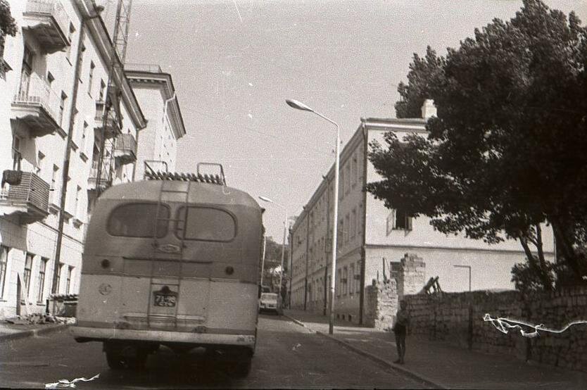ЗиС-155 на улице Розы Люксембург в Ставрополе, 26 августа 1981 года. Фото мое.