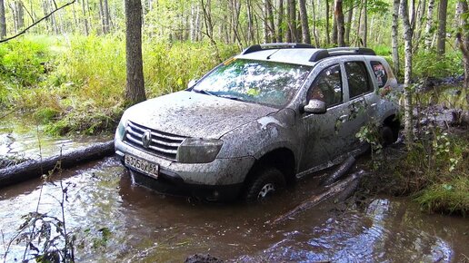 Дастер бросил вызов УАЗу на бездорожье. Глубокое болото, грязь, вода