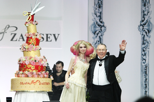 Вячеслав Зайцев с внучкой Марусей 
www.spletnik.ru