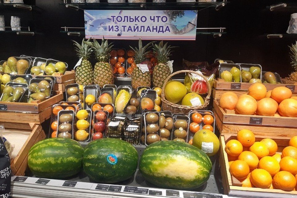 Экзотические фрукты прямиком из Таиланда манят своими яркими красками и ароматами