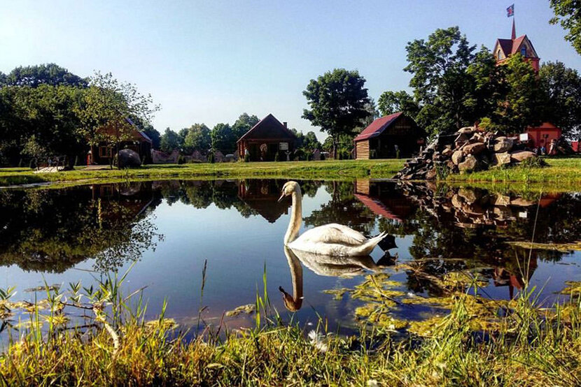 Дукора, ул. Школьная, 15: усадебно-парковый комплекс «Дукорскі маёнтак»