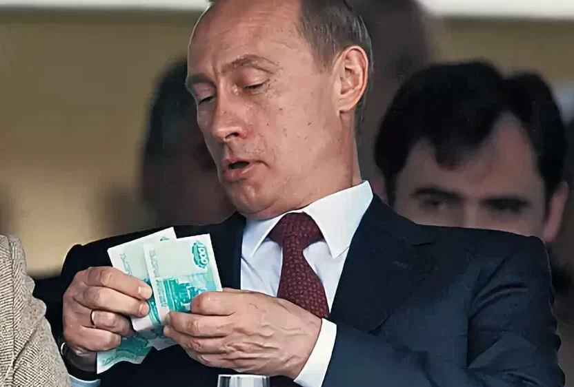 Росстат оценил падение реальных зарплат россиян в июне