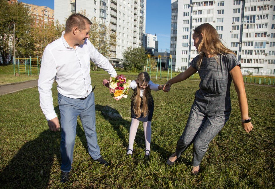     По мнению психолога, если у родителей воспоминания о школе неприятные, не стоит негативный взгляд транслировать ребенку. Николай ОБЕРЕМЧЕНКО