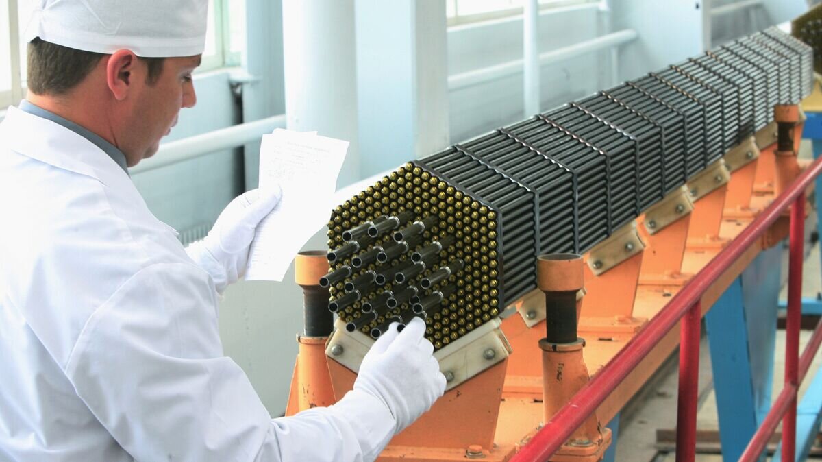    ОАО "Новосибирский завод химических концентратов"© РИА Новости / Руслан Кривобок