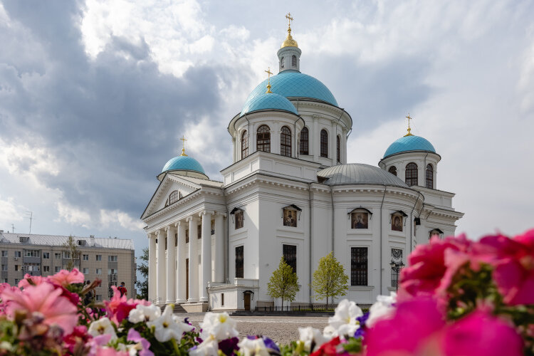 «Воссозданный храм Казанской иконы Божией Матери. Митрополит Феофан, приложивший немало усилий для его открытия, лишь совсем немного не дождался этого славного момента» Фото: «БИЗНЕС Online»