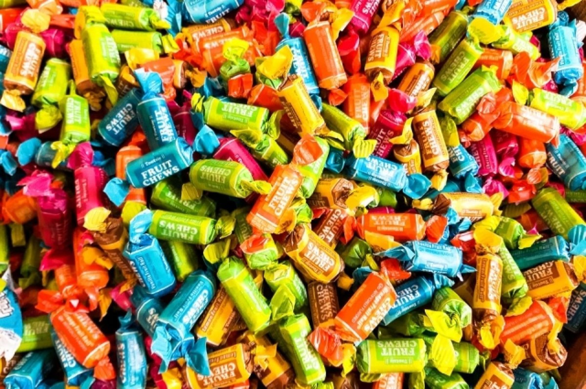    Волонтеры из Новосибирска доставили детям Донбасса тонну конфет