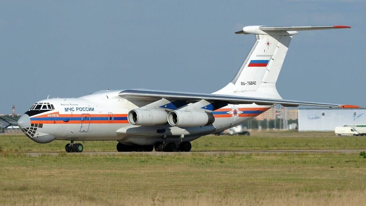     Воздушные суда отправятся на место землетрясения, унесшего жизни сотен людей.