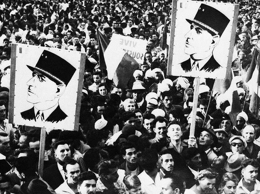 1958 организация. Шарль де Голль 1958. Де Голль пятая Республика. Шарль де Голль четвертая Республика. Пятая французская Республика Шарль де Голль.