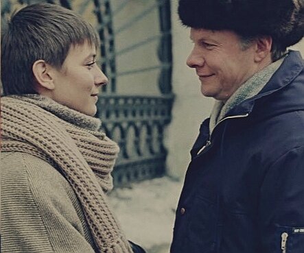 " Ну, как дела, Малыш?" Цитата из фильма "Зимняя вишня". Источник фото - megogo.net