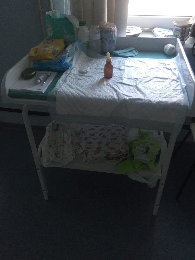 Пеленальный стол в палате