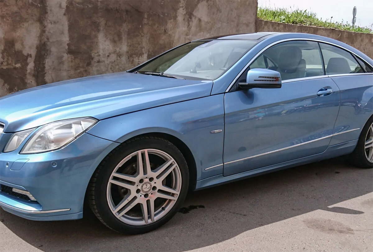 Mercedes Benz w212 Blue