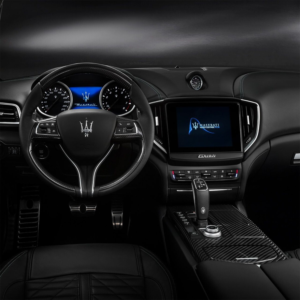Интерьер Maserati Ghibli 