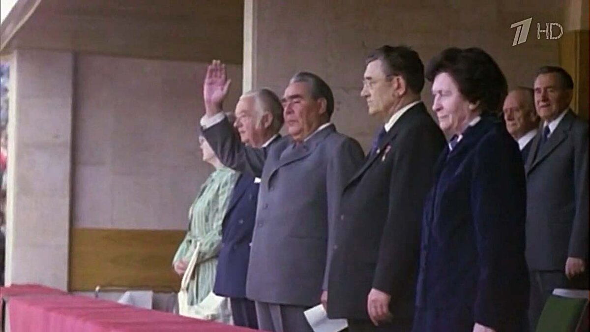 Официальные лица на церемонии открытия Игр XXII Олимпиады в Москве — кадр из документального фильма «Олимпиада-80. Больше, чем спорт»