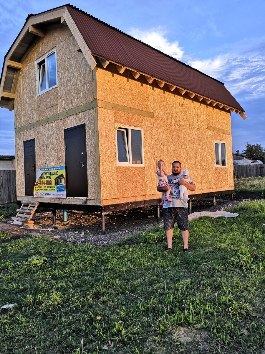 Лицевая сторона. Позже пристроится тамбур