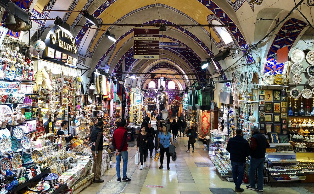 Стамбул где купить. Капалы Чарши в Стамбуле. Гранд базар Турция Стамбул. Гранд-базар он же Капалы Чарши. Рынок Истанбул хопа Турция.