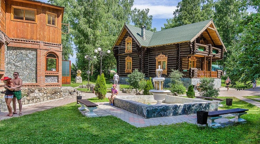 Турбаза на реке Ай в Алтайском крае