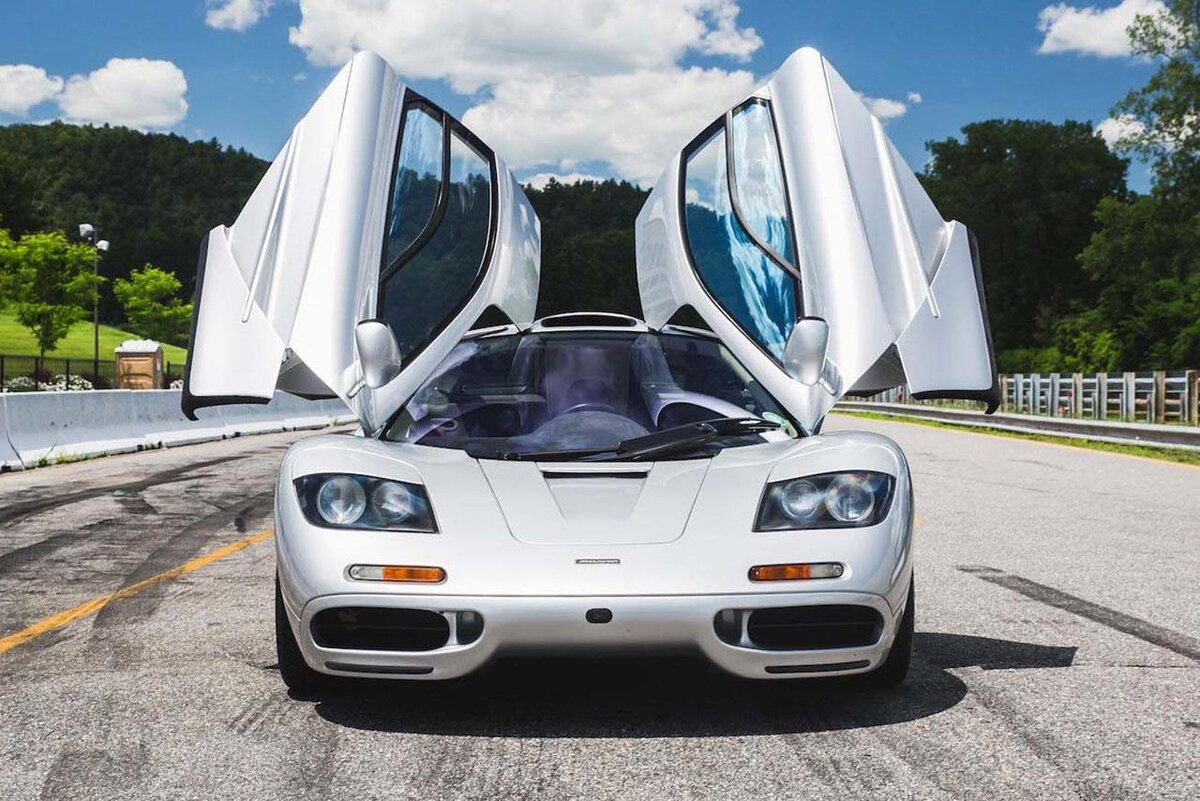 Сколько стоит обслуживать культовый суперкар McLaren F1? | Motor.ru | Дзен