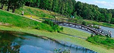 
Совсем недалеко от Москвы, буквально в десятке километров от кольцевой автодороги, расположен заповедник с очень чистыми прудами, где стоит с пользой провести время, отдохнуть и порыбачить.