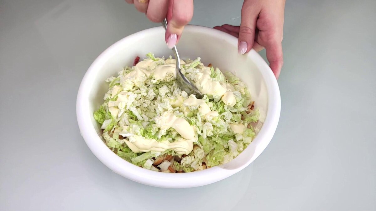 Салат с сыром косичка – 10 простых и вкусных рецептов с фото