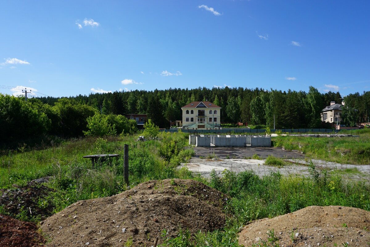 Микронедострой на пустыре