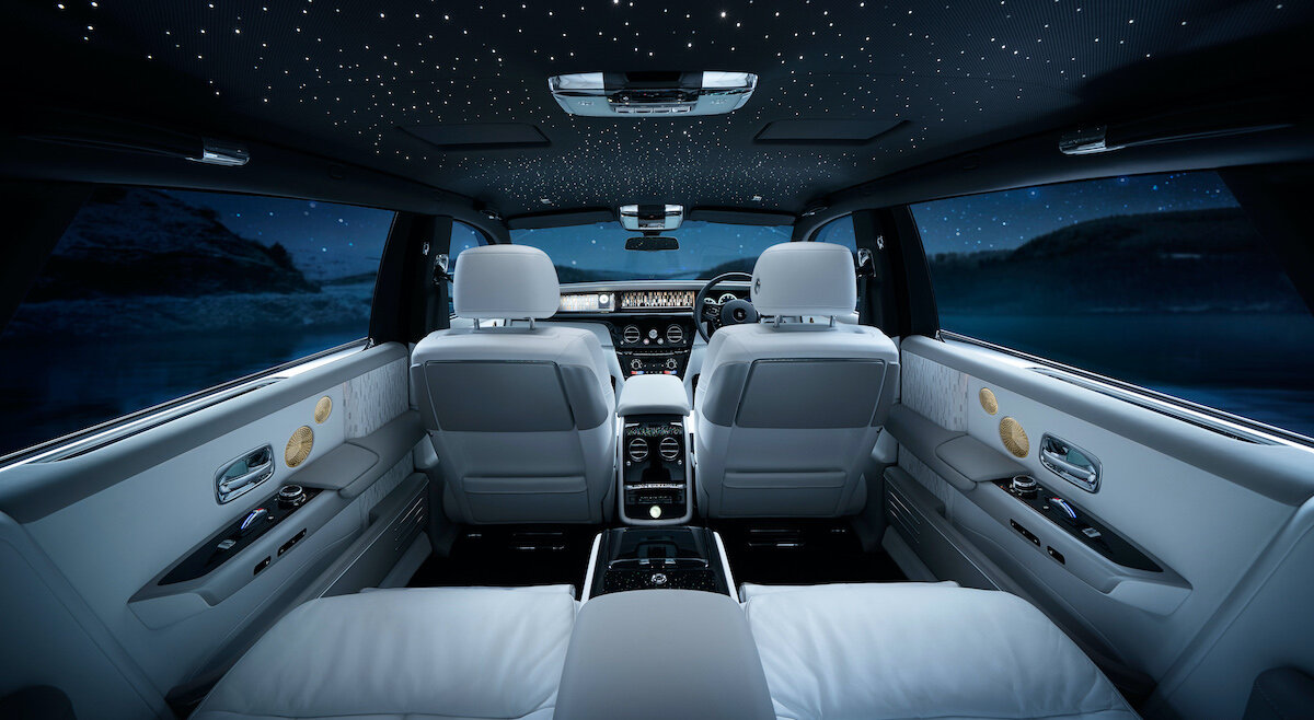 "Звездное небо" в автомобиле Rolls-Royce
