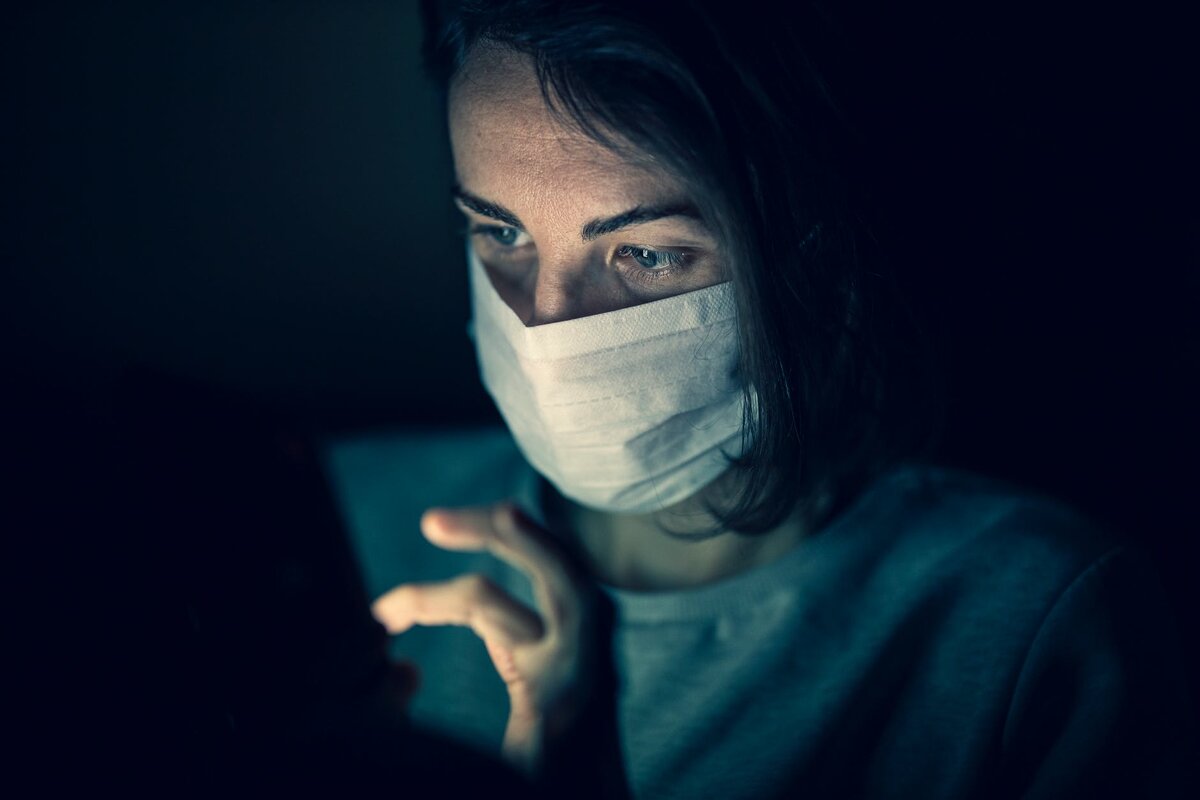 а данный момент около 17 000 человек заражены коронавирусом, около 360 человек уже погибло от заболевания