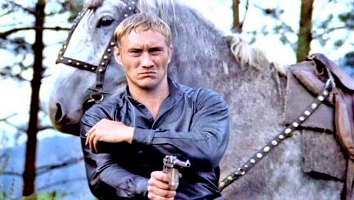 Кадры из фильма «Волчья кровь» (1995 год; режиссёр – Николай Стамбула).