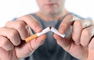 Бросить курить меня заставила жизнь. 