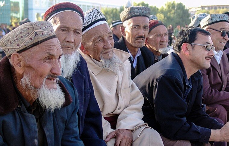 Уйгуры - коренное население Восточного Туркестана. Источник: Яндекс картинки