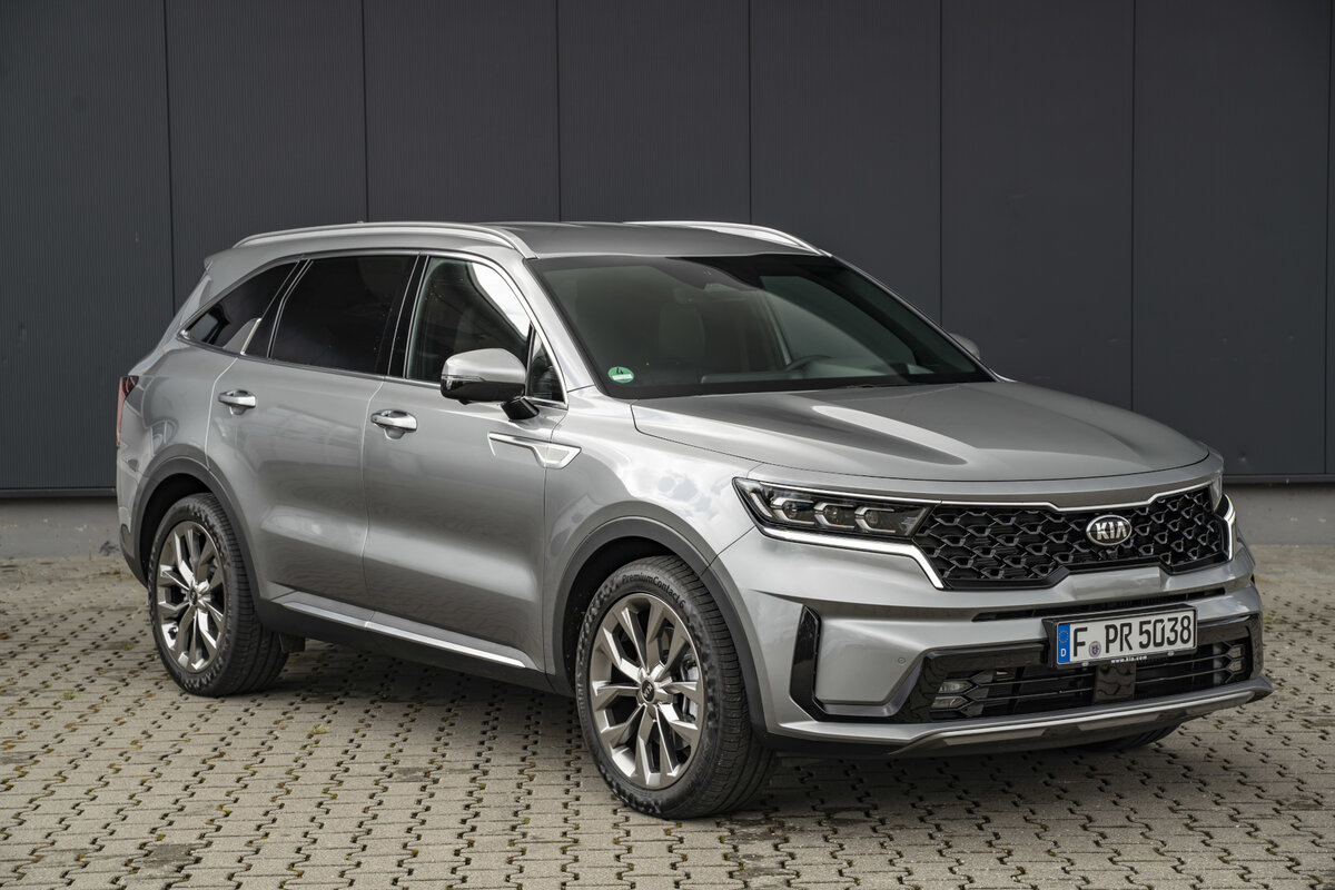 Kia Sorento четвертого поколения величественный и просторный.
