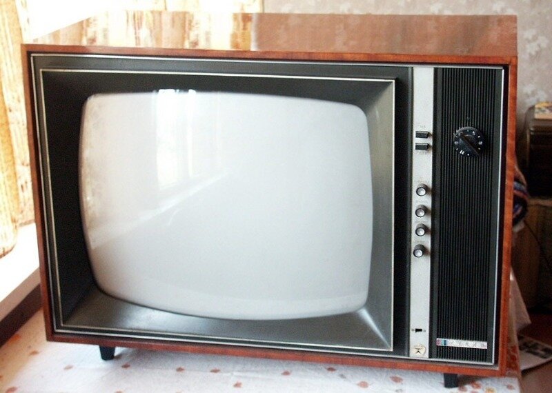 Сколько нужно было работать обычному советскому человеку, чтобы купить телевизор