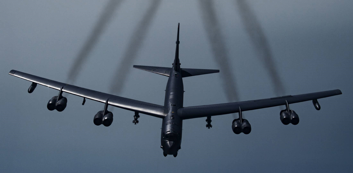 Стратегический бомбардировщик "B-52H Stratofortress"  ВВС США