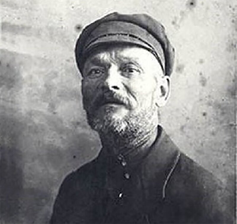 Василий Комаров