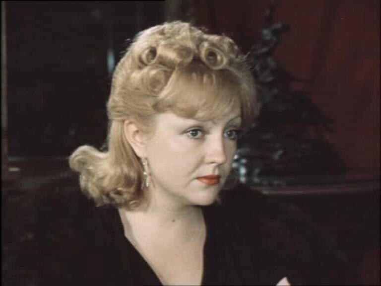 Екатерина Градова в мини-сериале «Место встречи изменить нельзя»