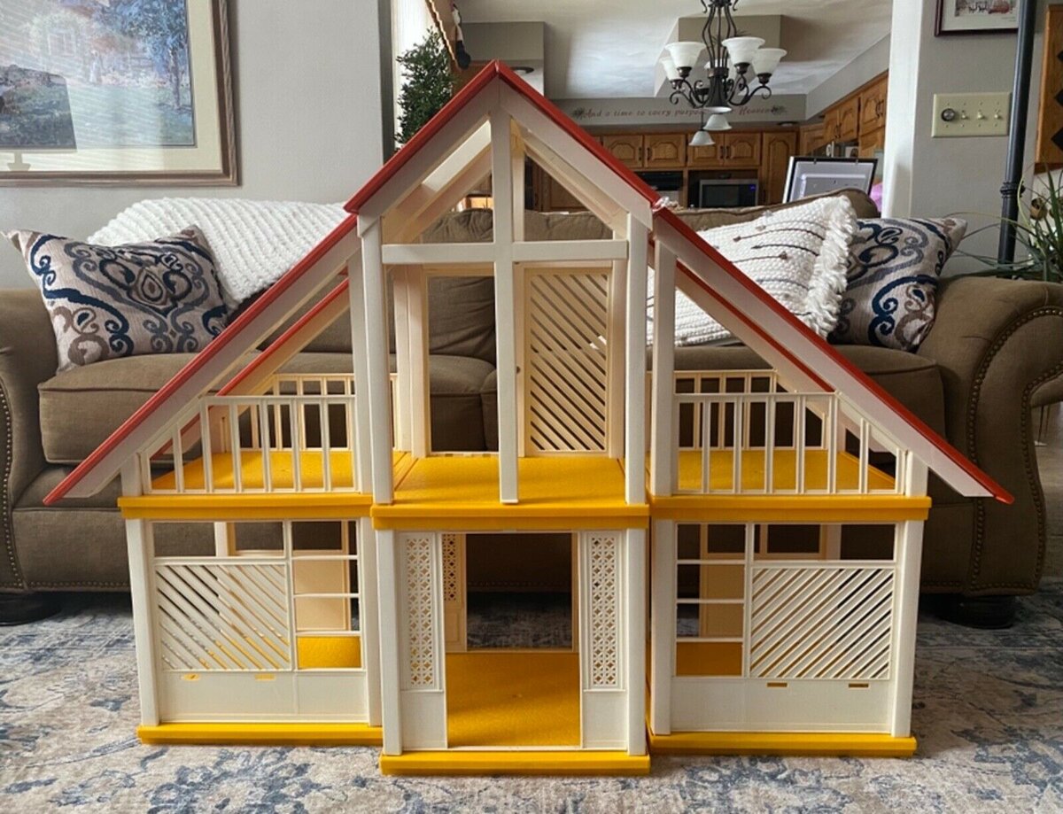 Barbie Dream House 1979/ebay.com