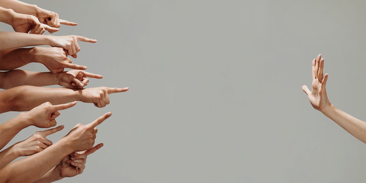 За каждым "должен" стоит целая цепочка, которая изменила бы мир...