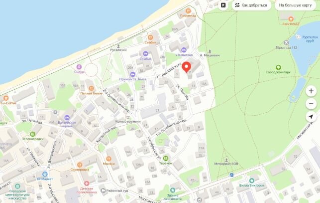 На карте красной точкой обозначен дом с апартаментами