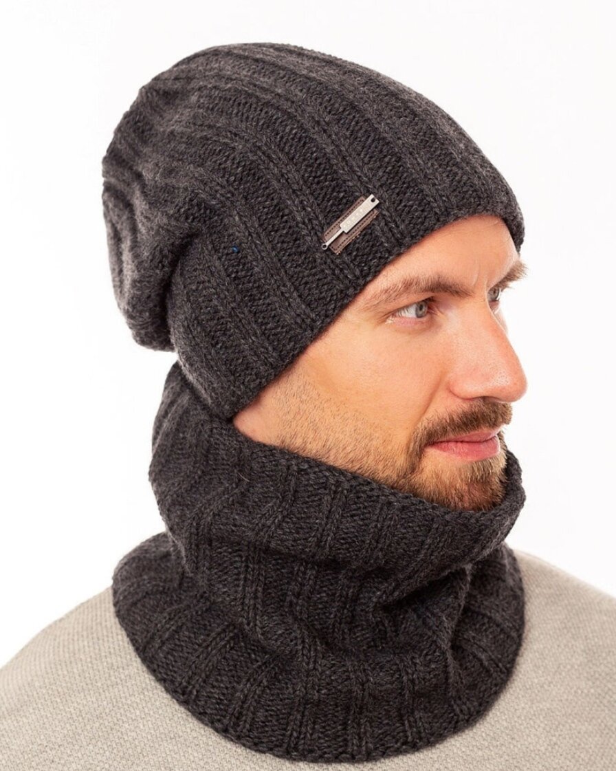 Похожа на предыдущую, но пряжа использована болен тонкая. 