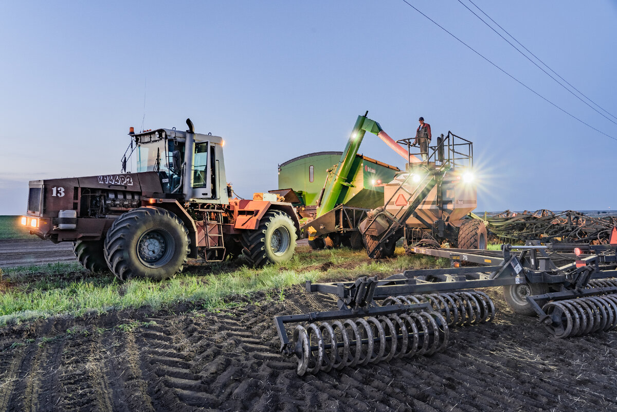 Этот бункер Лилиани в хозяйстве первый, до этого никогда не использовали, но планируем приобрести еще один.