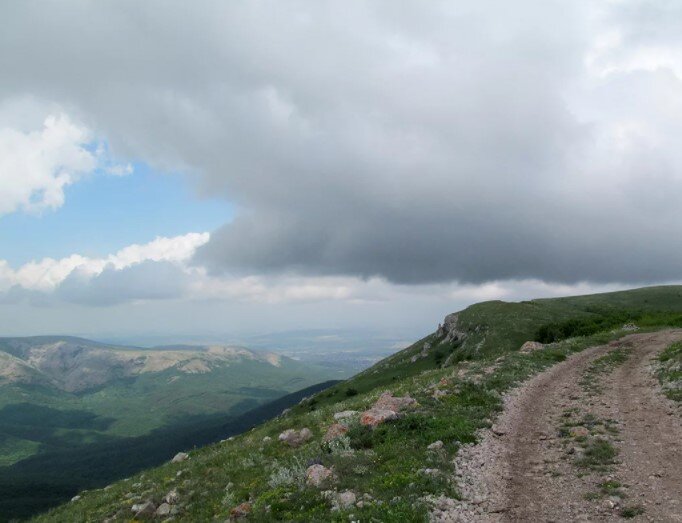 Отдаленная часть Ангарского перевала. Крым. Россия