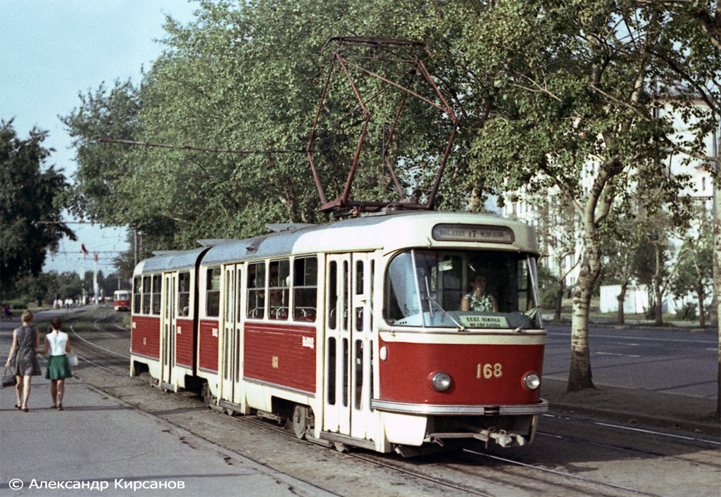 Первый трамвай 2. Tatra k2su. Трамвай Татра к2. Трамвай Татра сочлененный к2. Татра т3 с гармошкой.